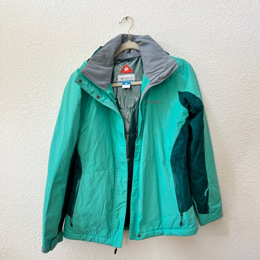 EUC Columbia Ski Jacket with Omni heat